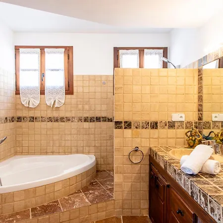 וילה San Josep 6-bed Sleeps 14 Pool & Sea View