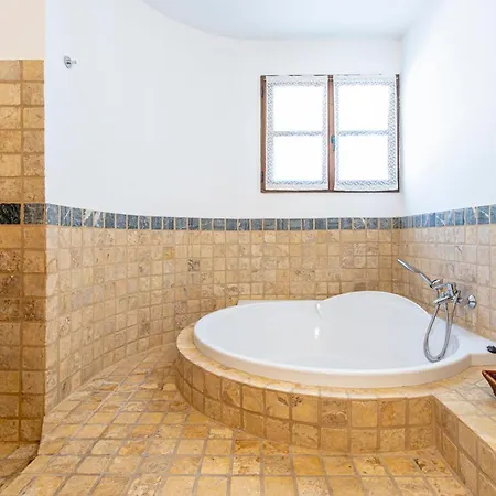 San Josep 6-bed Sleeps 14 Pool & Sea View וילה