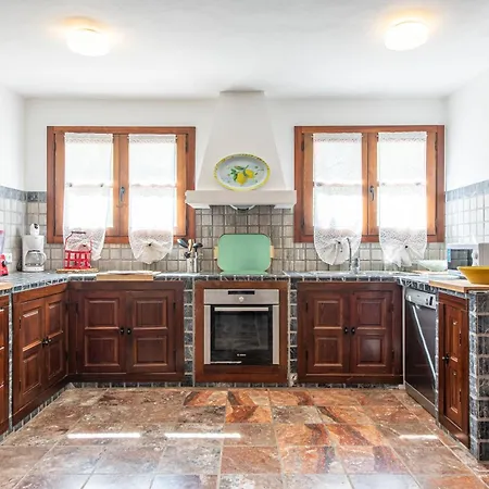 San Josep 6-bed Sleeps 14 Pool & Sea View