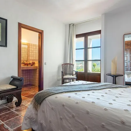 San Josep 6-bed Sleeps 14 Pool & Sea View וילה